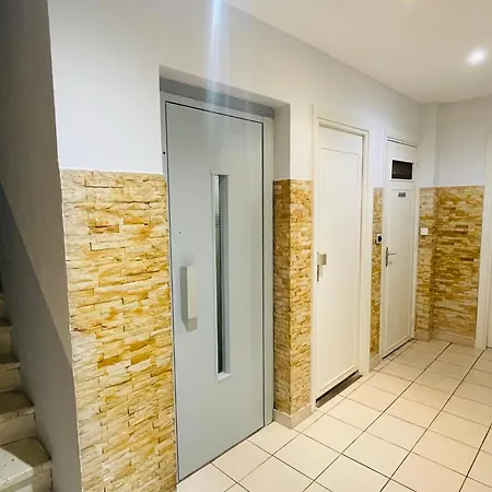 Apartmán Premium 3 Bedroom 2 Bath Fully Renovated Heart Of Town By Olam *
