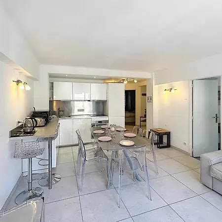 Premium 3 Bedroom 2 Bath Fully Renovated Heart Of Town By Olam Apartmán Cannes