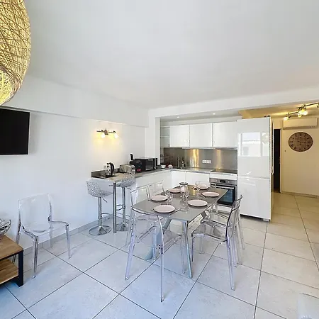 Premium 3 Bedroom 2 Bath Fully Renovated Heart Of Town By Olam * Κάννες