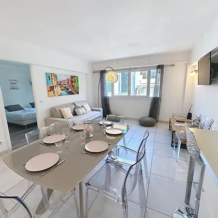 Premium 3 Bedroom 2 Bath Fully Renovated Heart Of Town By Olam Apartmán