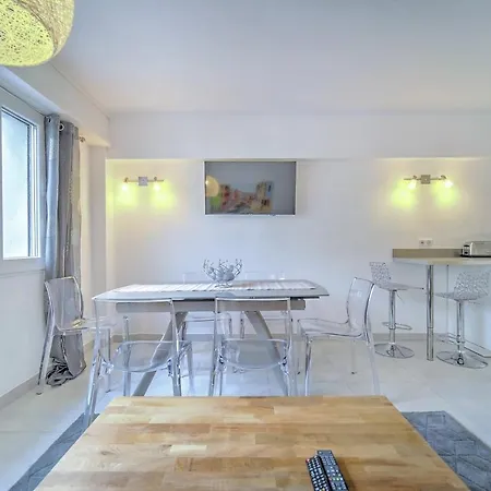 Premium 3 Bedroom 2 Bath Fully Renovated Heart Of Town By Olam Apartmán