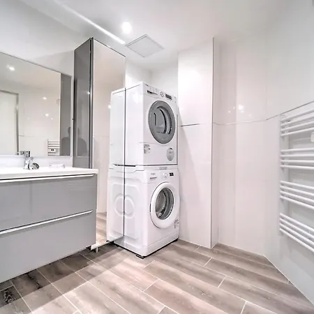 Premium 3 Bedroom 2 Bath Fully Renovated Heart Of Town By Olam * Cannes
