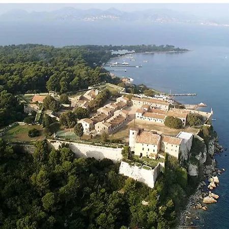 Premium 3 Bedroom 2 Bath Fully Renovated Heart Of Town By Olam Apartmán Cannes